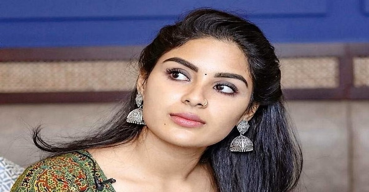 samyuktha-menon-to-act-in-bold-role-with-senior-actor-nassar