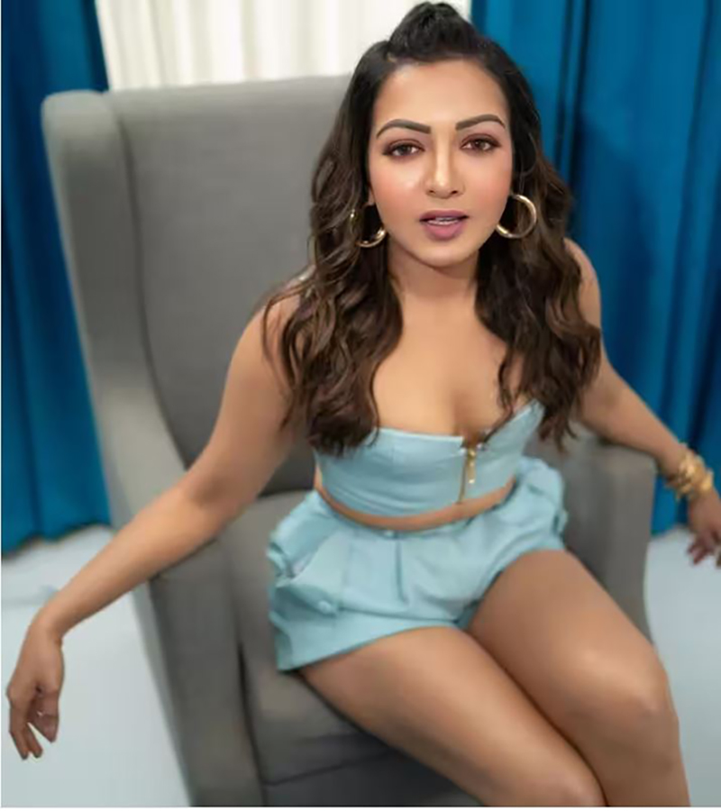 catherine-tresa-latest-photos-viral-in-social-media