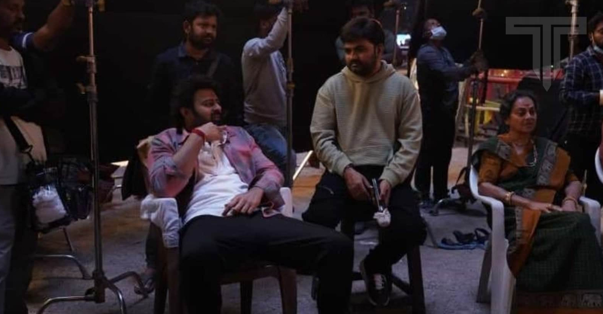 prabhas-looks-from-his-upcoming-movie-raja-deluxe-surfaced-on-media