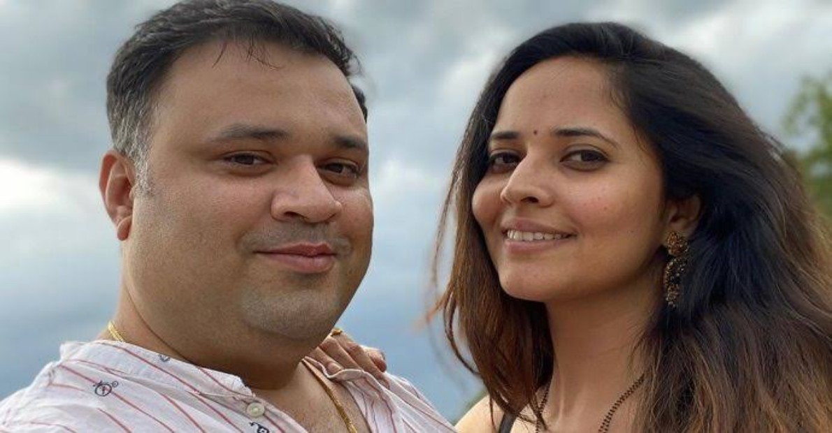 anchor-anasuya-who-continued-the-relationship-with-him-by-staying-in-the-same-room-for-9-years