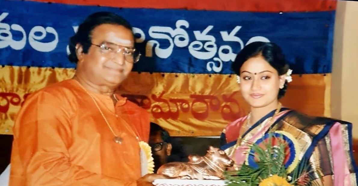 ntr-apologies-to-vijaya-shanthi-for-doing-like-that