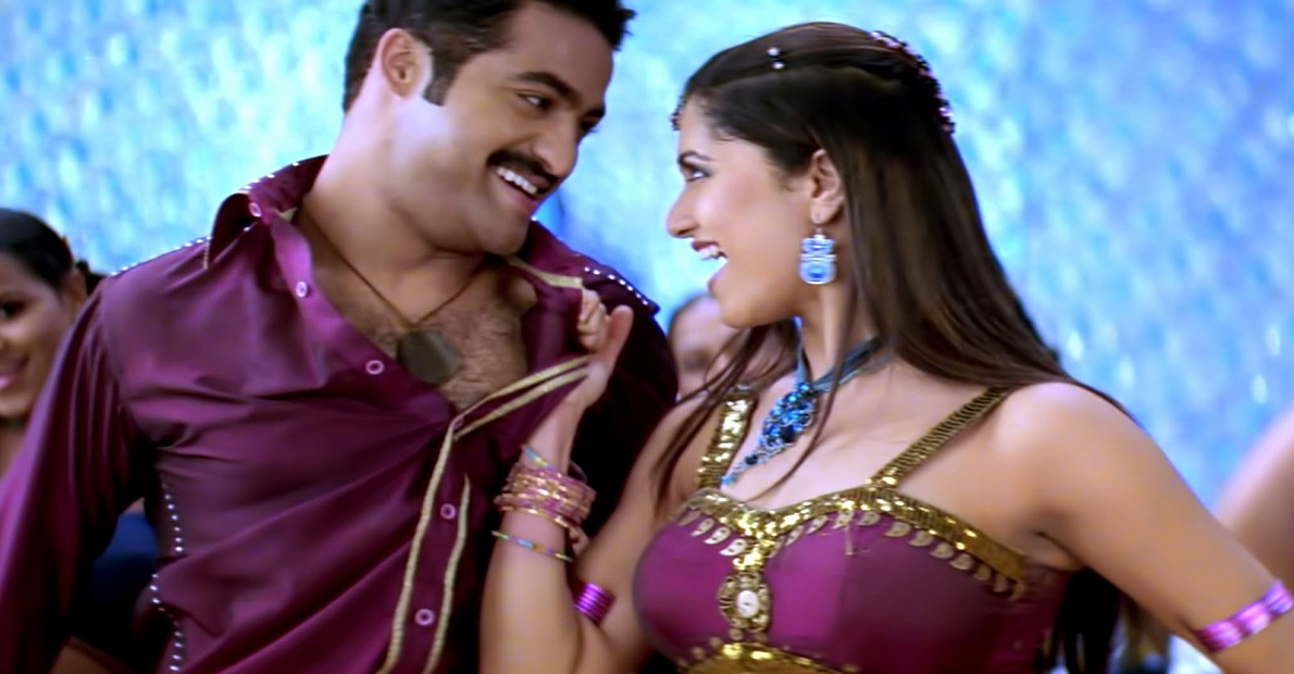 ntr-apologised-to-that-actress-after-touching-in-in-inappropriate-place-while-shooting