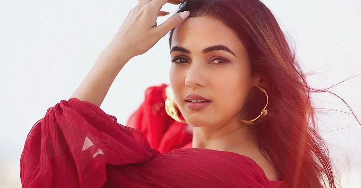 do-you-know-who-is-this-heroine-who-received-half-a-crore-for-the-role-of-mandodari-for-2-minutes-in-adipurush-sonal-chauhan