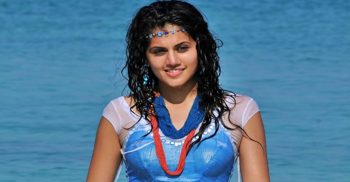 taapsee-sensational-words-said-that-those-heroes-called-me-to-come-to-their-room-at-night