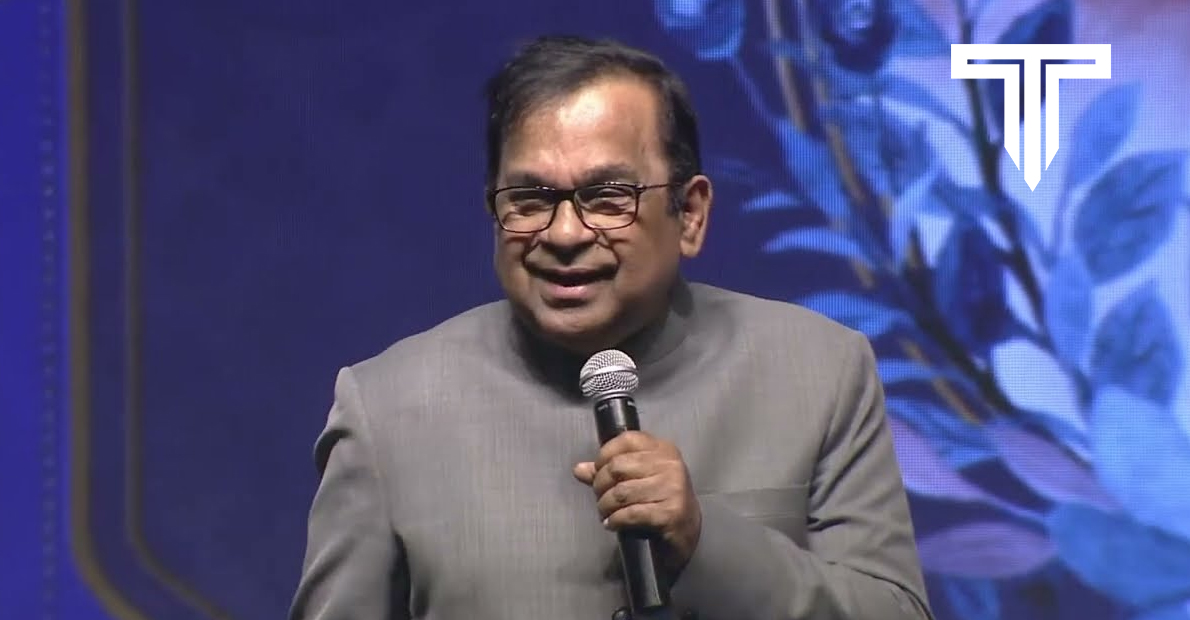 brahmanandam-has-this-strange-habit-if-someone-compliments-him-he-does-this-when-he-reach-home