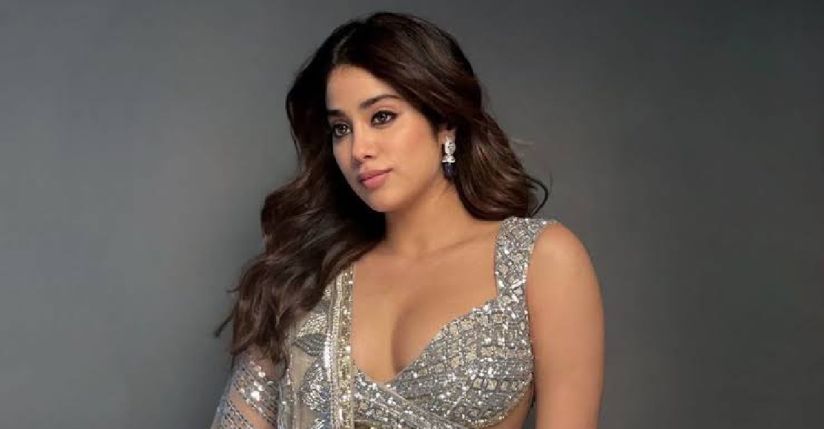 janhvi-kapoor-latest-photos-in-pink-saree-price