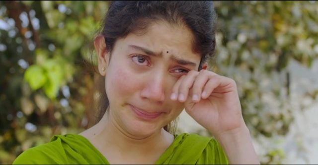 sai-pallavi-hurted-by-that-star-hero-and-with-crying-went-away-from-movie-shooting