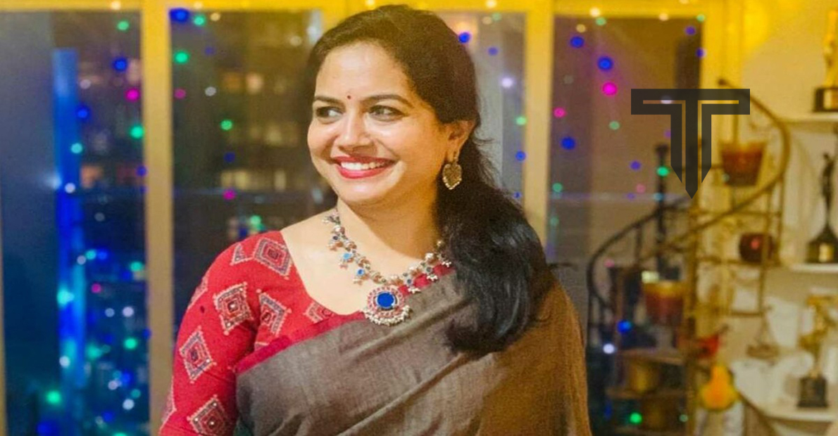 Singer-Sunitha-comments-dressing